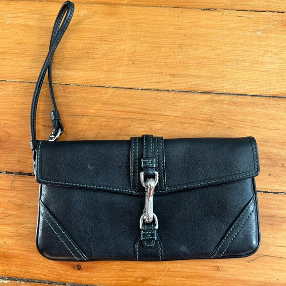 COACH BLACK LEATHER WRISTLET SILVER CLASP clutch vintage - Picture 1 of 8